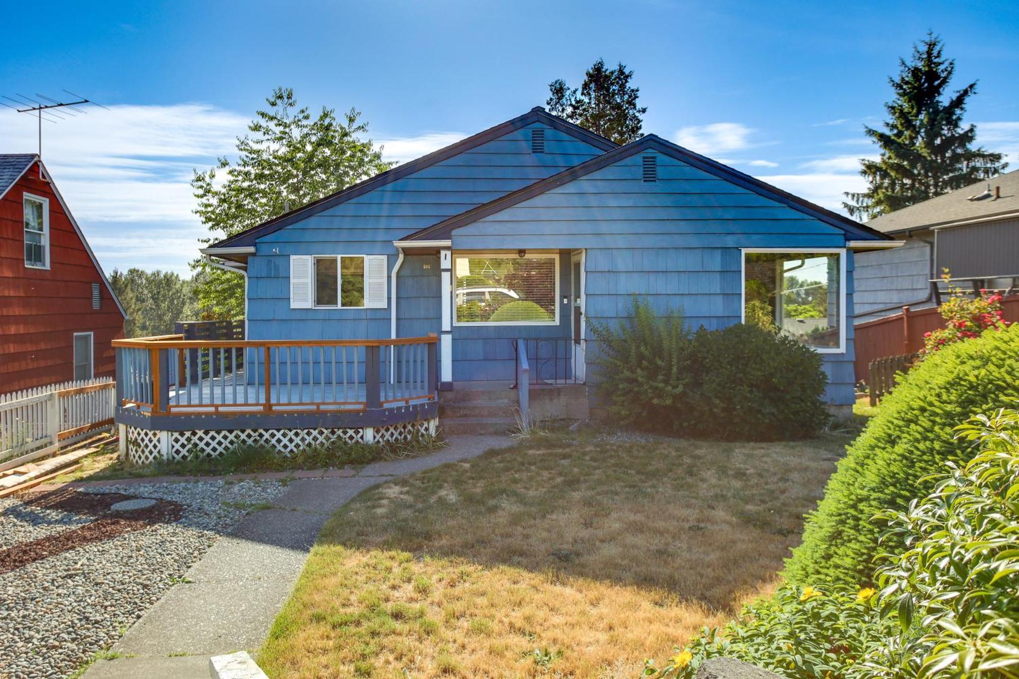 Updated Tacoma Home With Fire Pit! Exterior photo