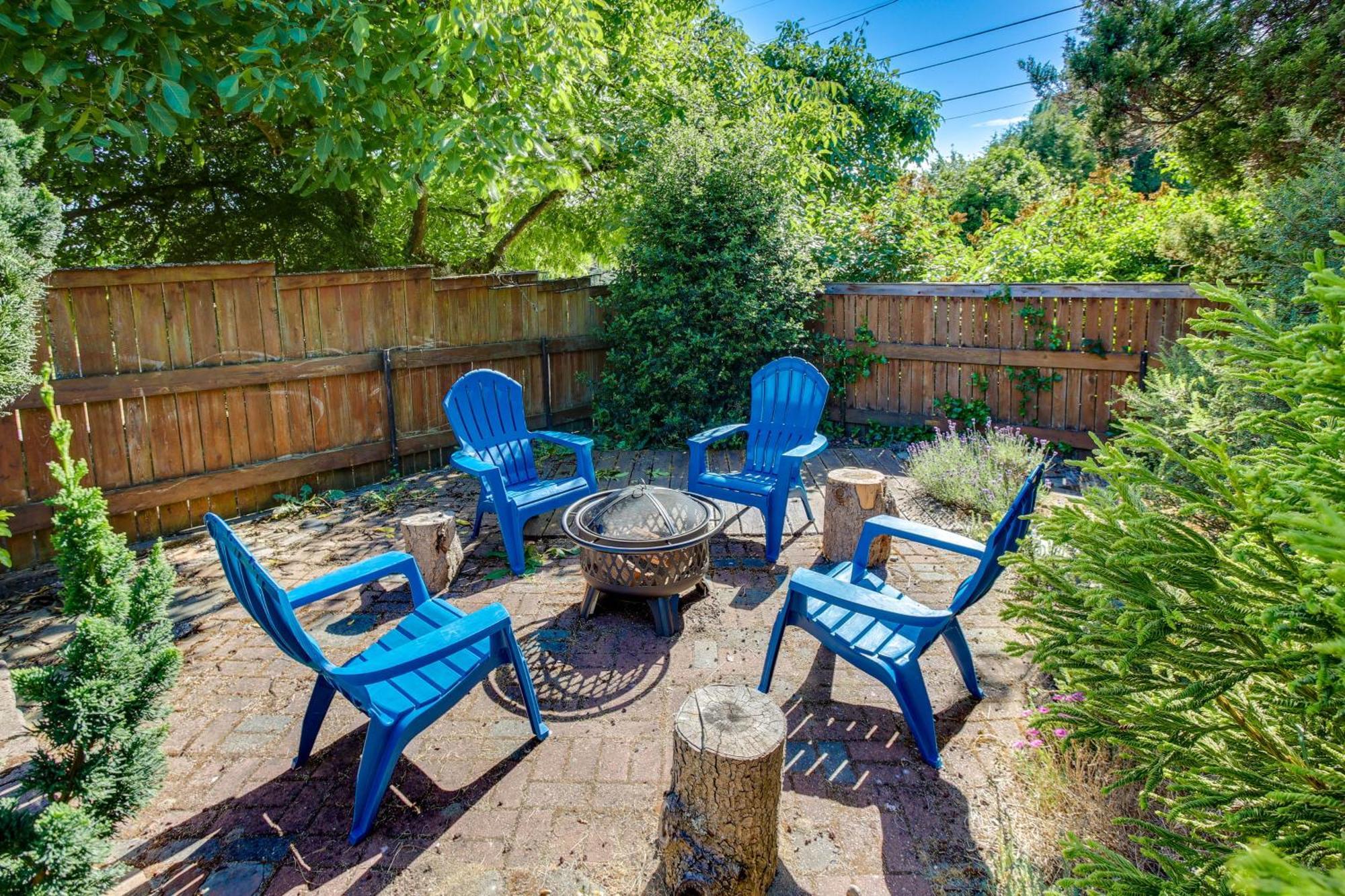 Updated Tacoma Home With Fire Pit! Exterior photo